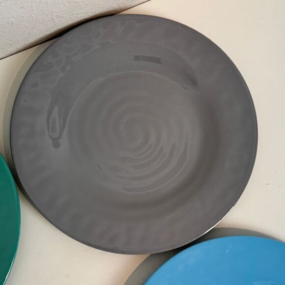 4 Gibson Home Melamine 8.5” Plates Cool Tones - Picture 4 of 7